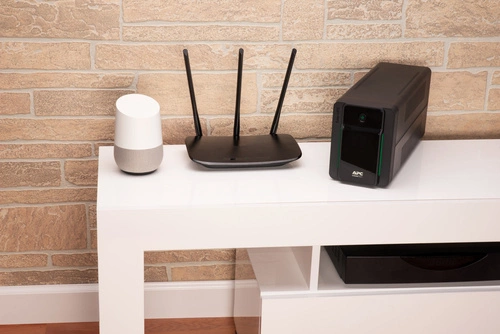 UPS APC Easy UPS 900VA Tour 480W 2x Schuko BVX900LI-GR