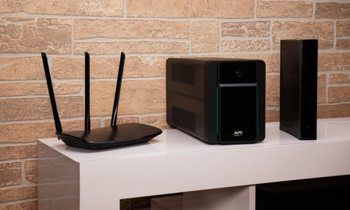 UPS APC Back-UPS 1600VA Tour 900W 6x C13 BX1600MI